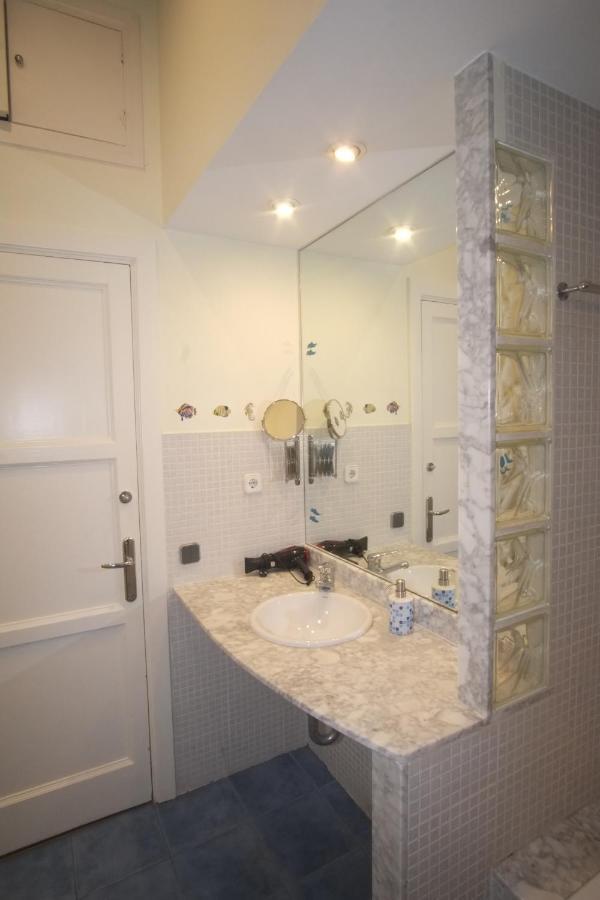 Lovely Apartment At Park Gueell Barcelona Exterior photo